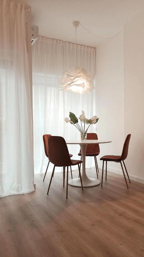 So Fine Petruzzelli Flat Apartment Bari Exterior photo