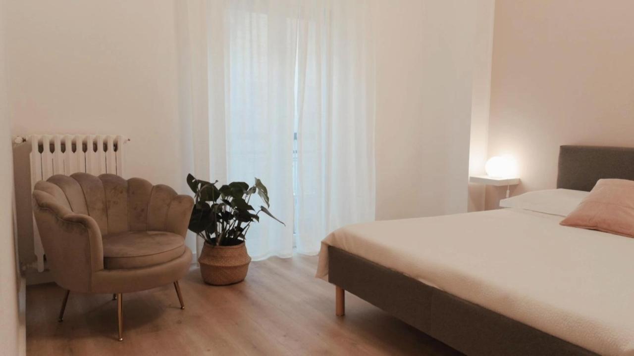So Fine Petruzzelli Flat Apartment Bari Exterior photo